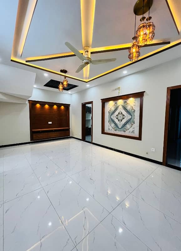 10 Marlas Tile Flooring Ground Floor With All Facilities Gas Boring G-13/3 9