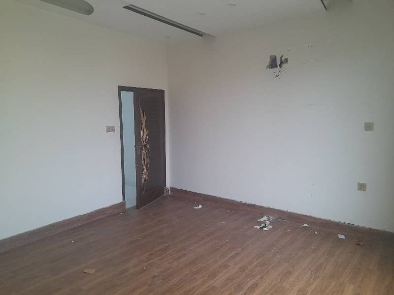 Prime Location 4 Marla Flat In Master City Housing Scheme For Rent 9