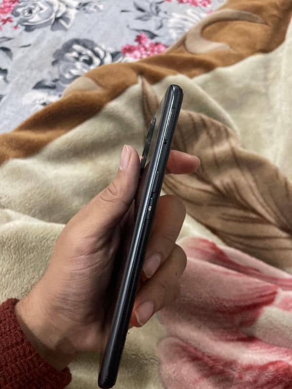 OPPO Reno 5 8/128 condition 8/10 with original charger 2