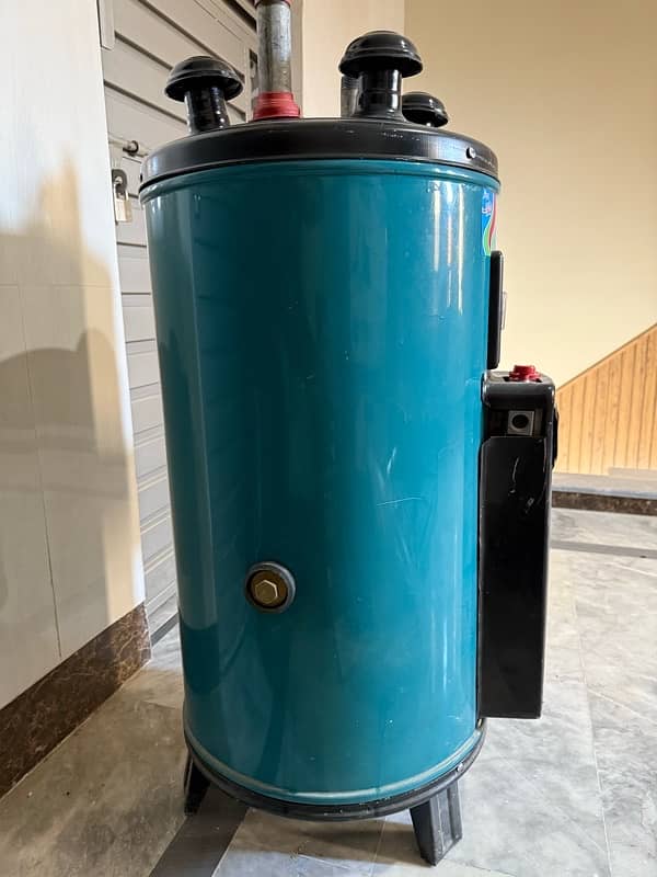 Geyser 15 Gallon (Gas+Electric] Brand New 0