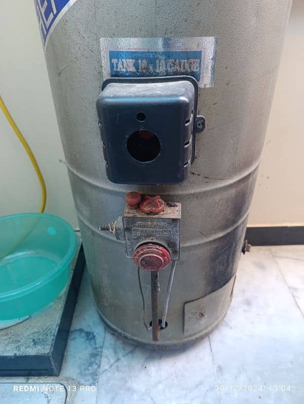 Dual Working Geyser in Perfect Condition 1