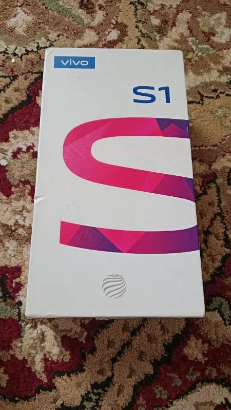 vivo s1 with original box and charger 1