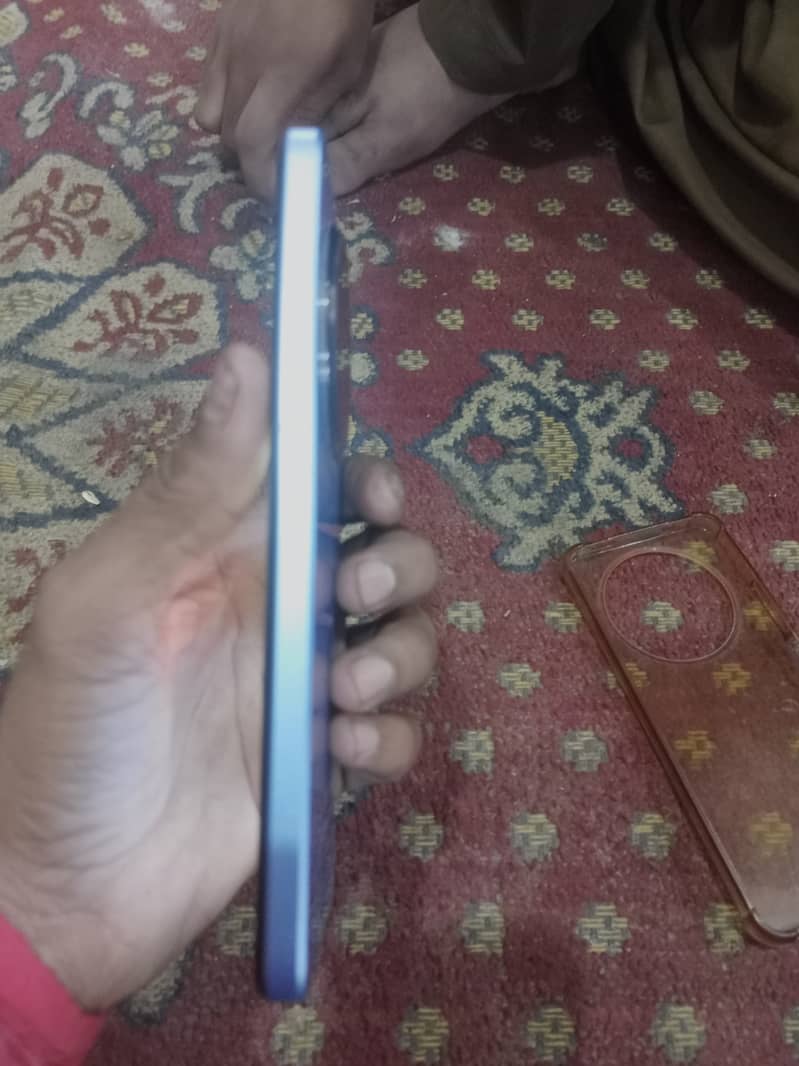 redmi A3 a/64 safsutra hai koye fold ni hai 4