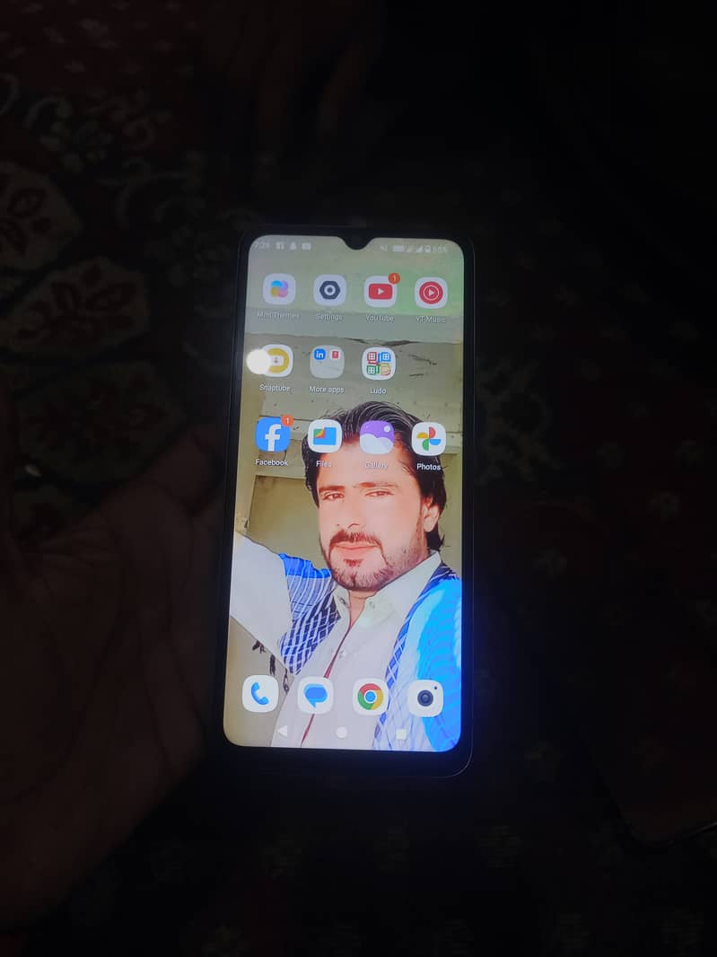 redmi A3 a/64 safsutra hai koye fold ni hai 5