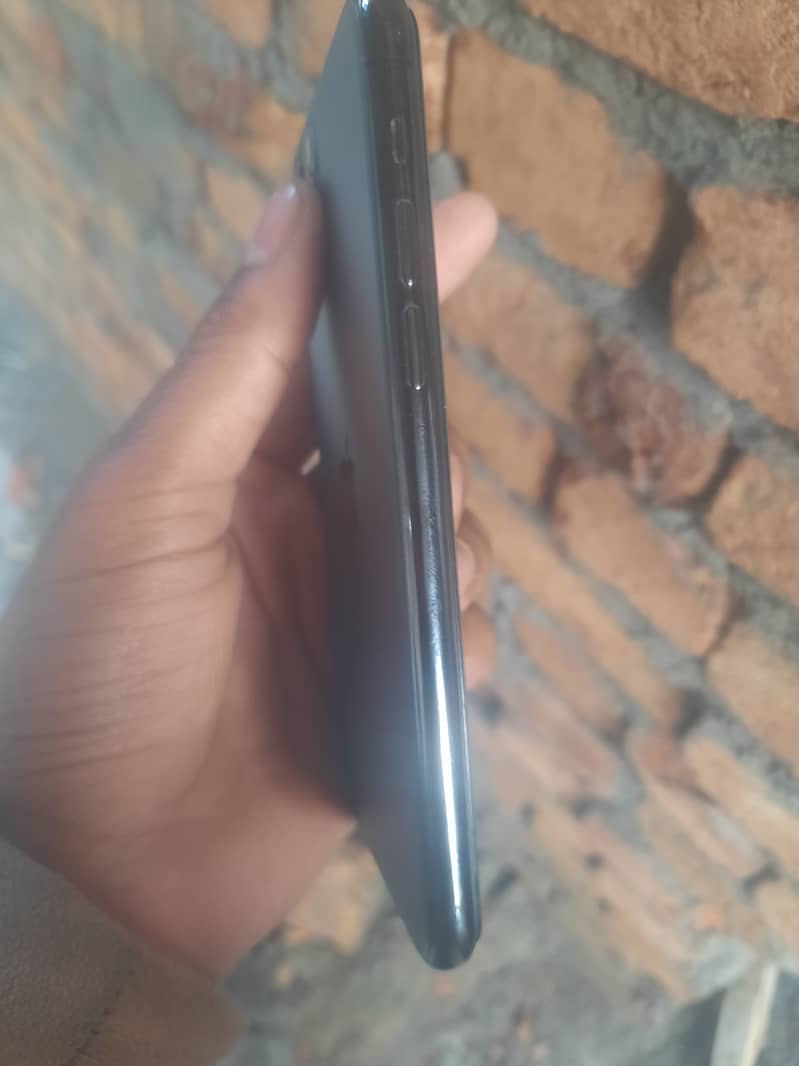 i phone 11 pro pta aproved 0