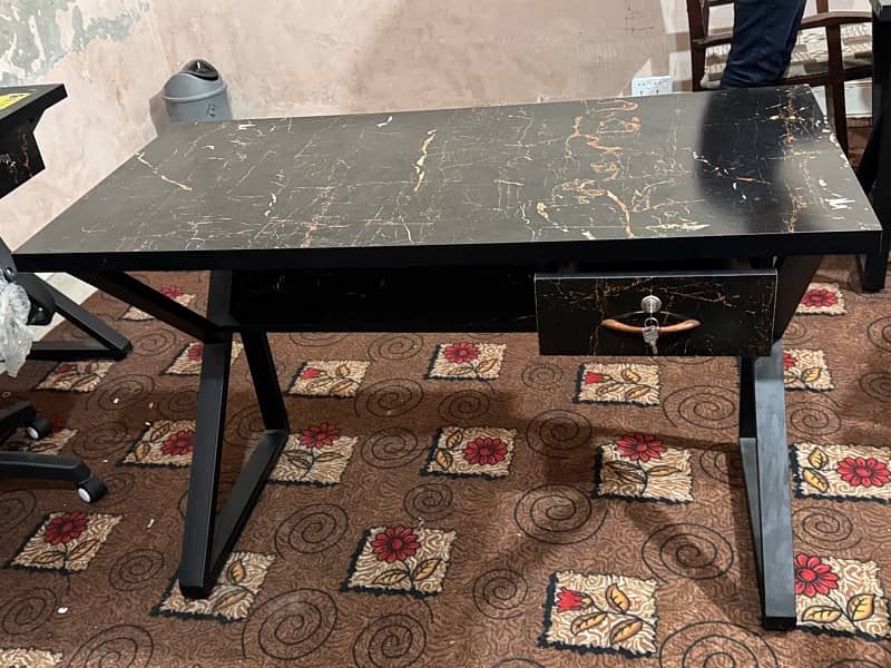 Laptop Tables Size 4x2 ft 3