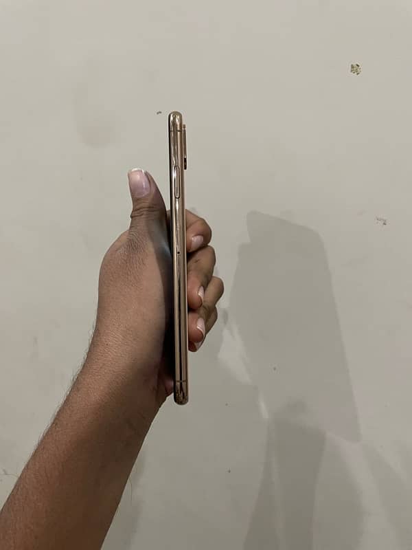 iPhone XS maxx 64gb Pta approved 3