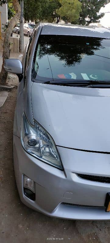 Toyota Prius 2011 silver 0