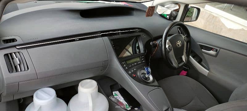 Toyota Prius 2011 silver 5