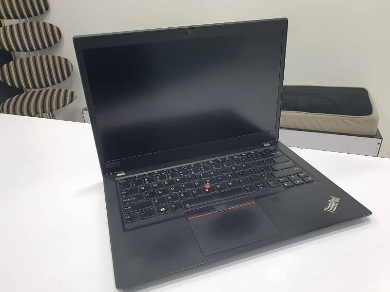 Lenovo Thinkpad T490s 3