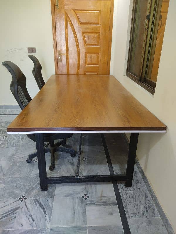 Workstation Table (8x4) with Wooden Partitions 1