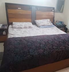 king size bed 2 side table divider and wodrobe