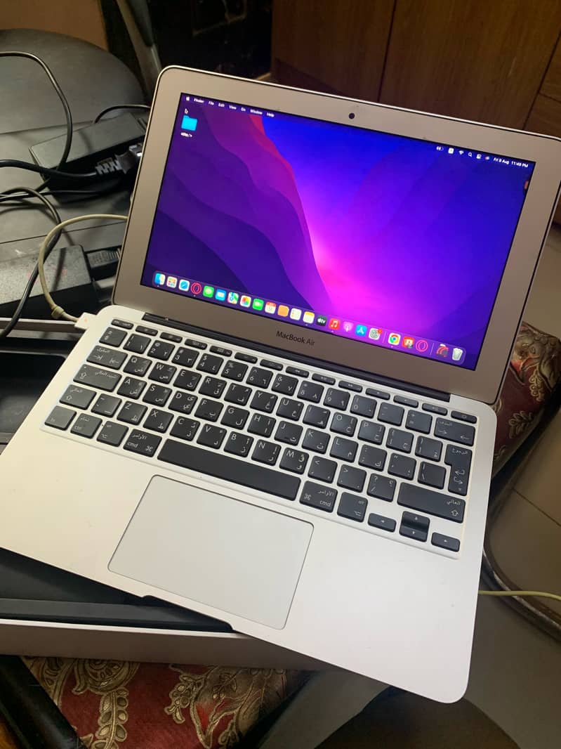 Macbook Air 2015 lick brand new 0