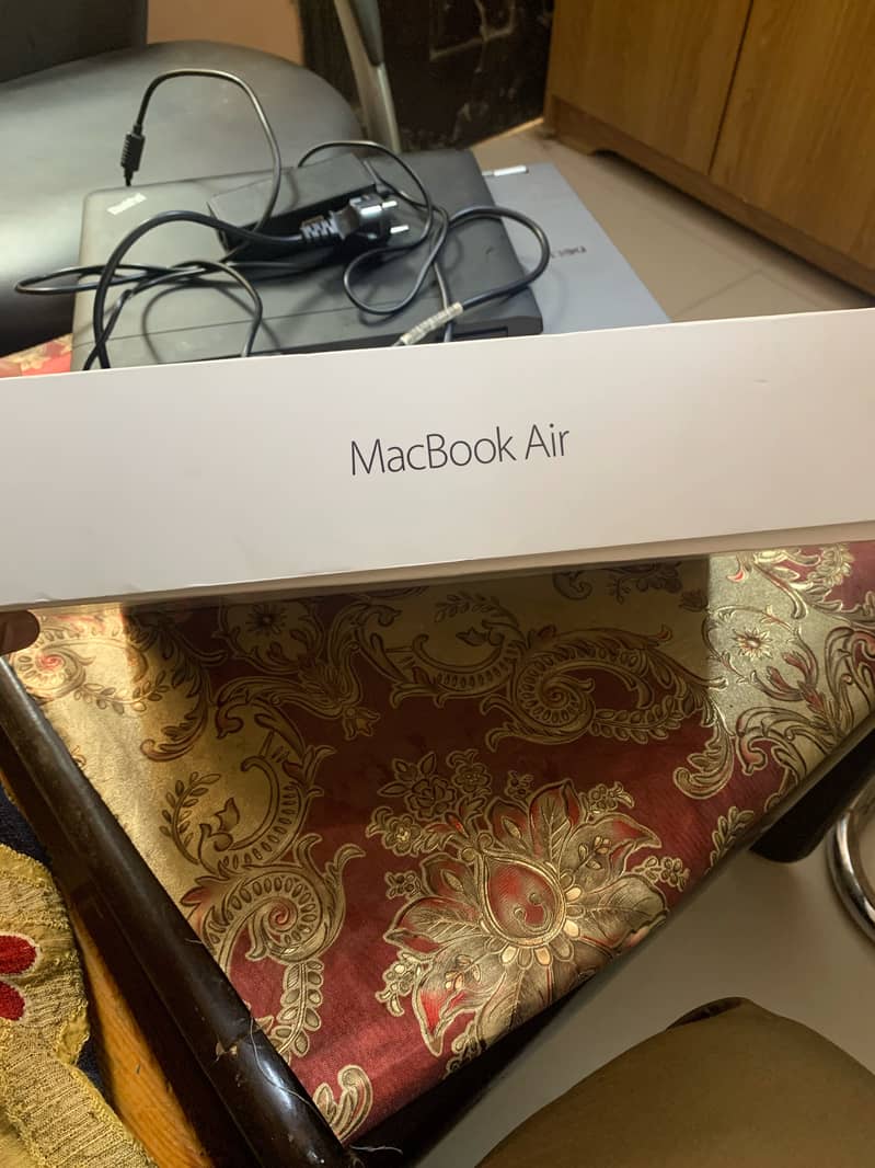 Macbook Air 2015 lick brand new 2