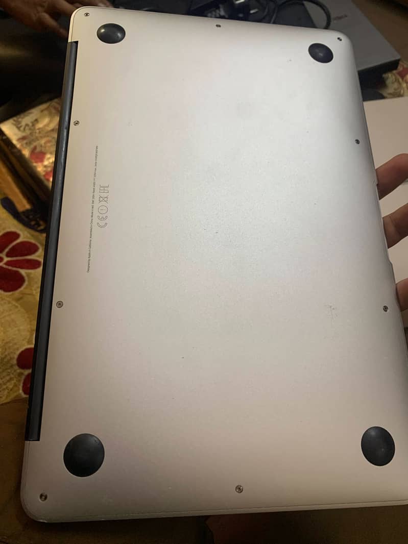 Macbook Air 2015 lick brand new 3