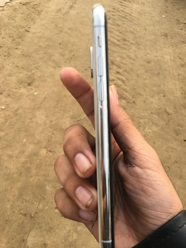 iPhone XS 256 gb with original battery  80% health 2