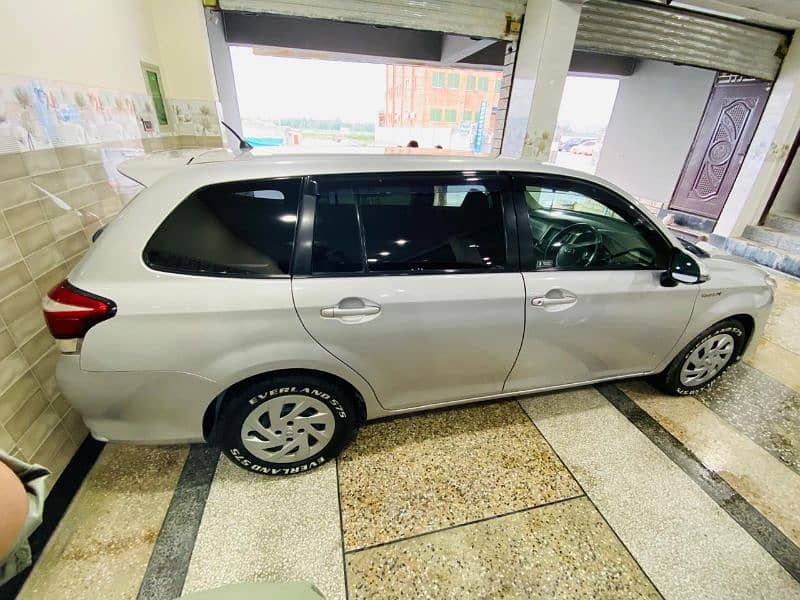 Toyota Corolla Fielder 2015 4