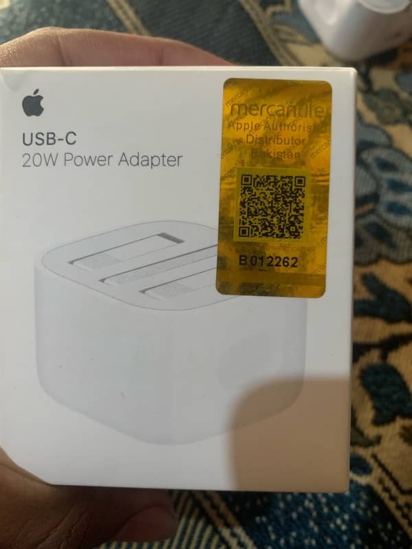 Apple Usb C 20 Watt power Adapter/charger 100% original 1