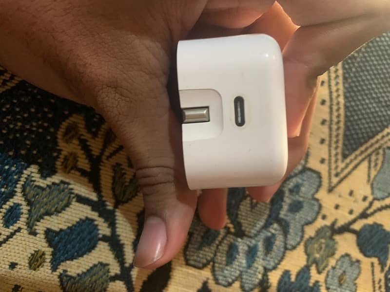 Apple Usb C 20 Watt power Adapter/charger 100% original 5