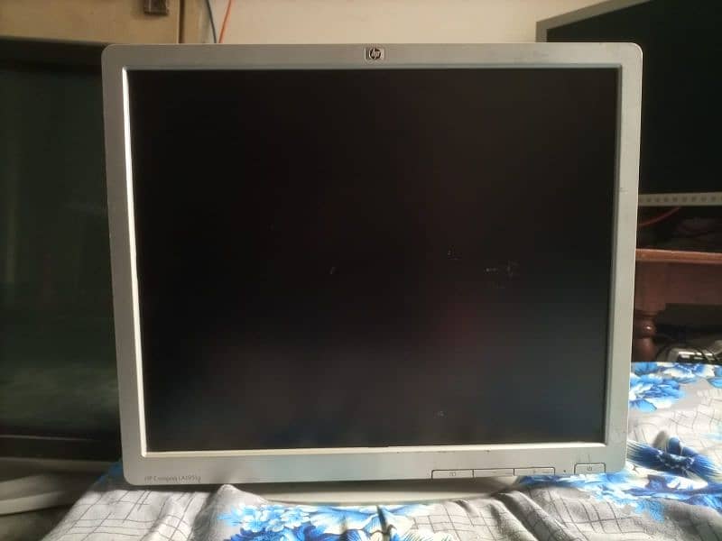 19 inch LCD TV 4