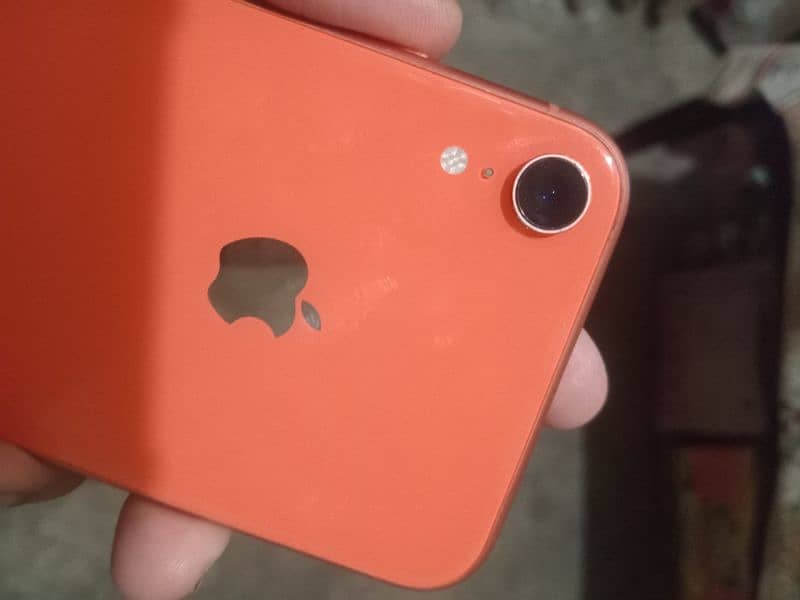 iphone XR 64 GB sim working 2