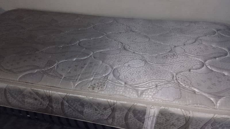 single bed mattress spring  Wala 2