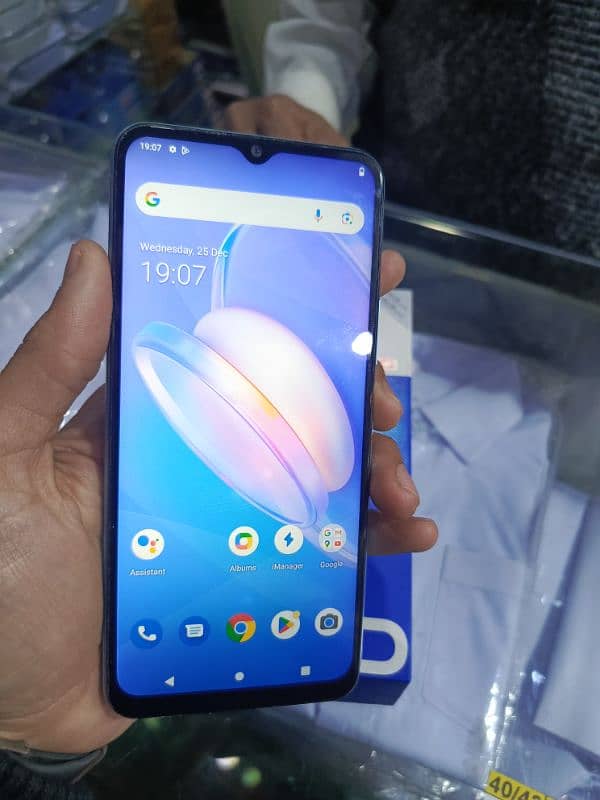 vivo y20s with all accessories 4/128 7