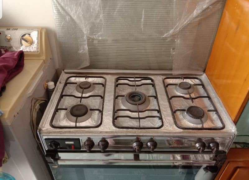 Crown Oven And Stove 0