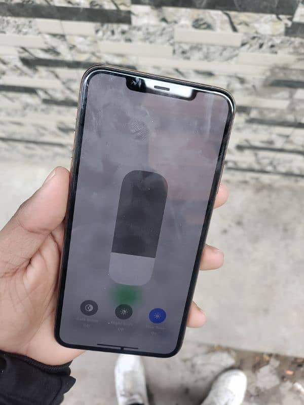 IPHONE 11 PRO MAX 5