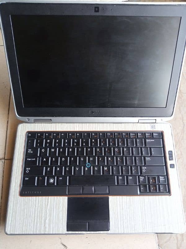 Dell Latitude 2