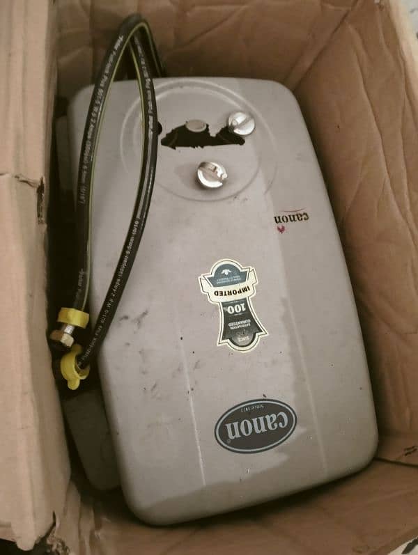 Canon instant gas geyser for Sale 0