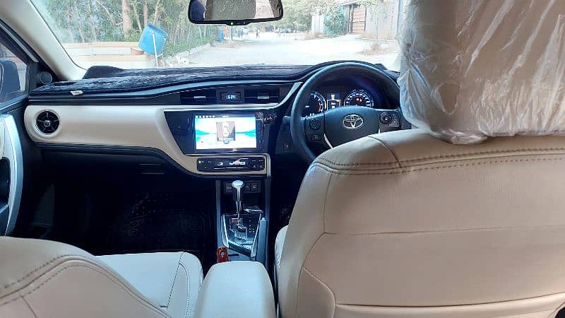 Corolla Altis Grande CVT-i Beige Interior 5