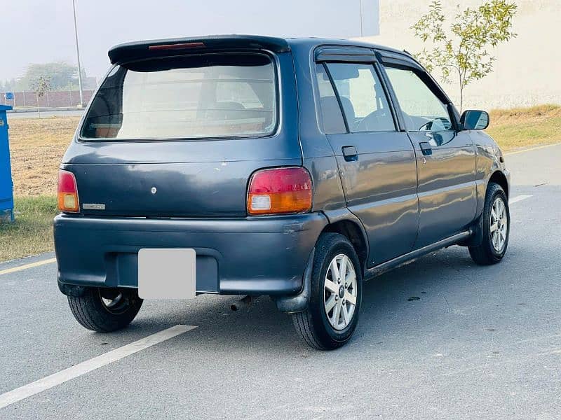 Daihatsu Cuore 2004/5 3