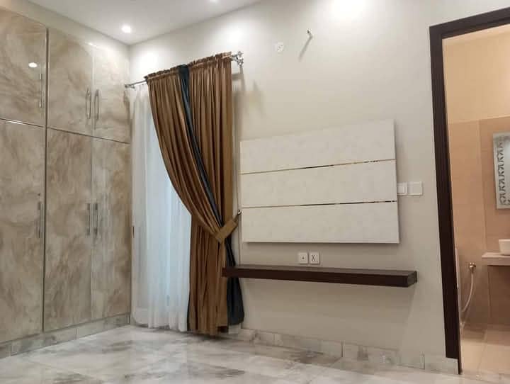 10 Marla Brand New Luxury Bungalow For Sale In JoharTown phase 2 18