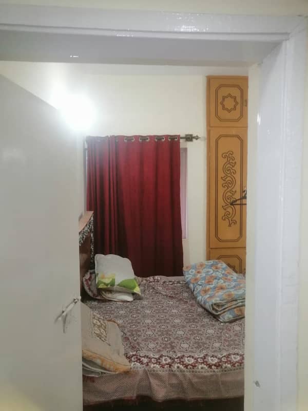 E Typ 2nd floor flat for rent in G-11/4 0