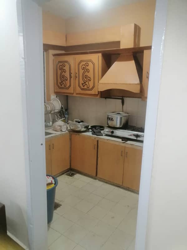 E Typ 2nd floor flat for rent in G-11/4 5