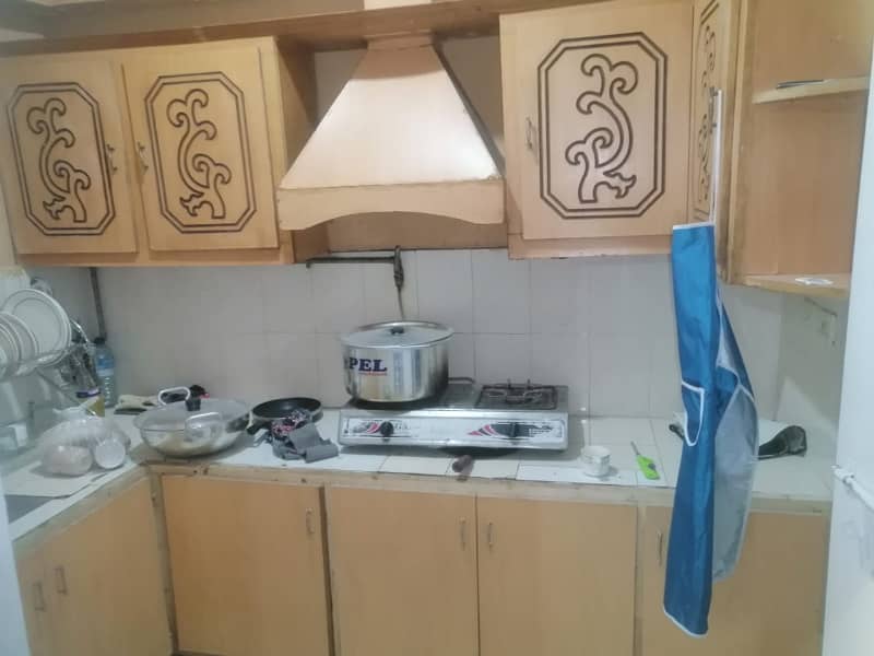 E Typ 2nd floor flat for rent in G-11/4 7