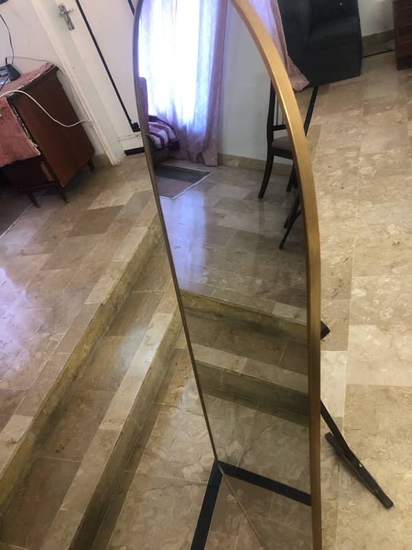 standing mirror with golden borders 3