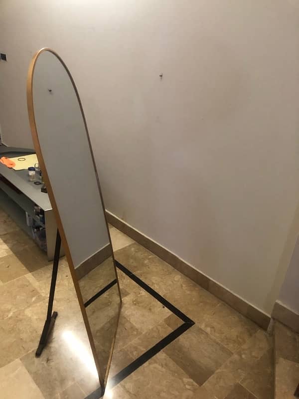 standing mirror with golden borders 8