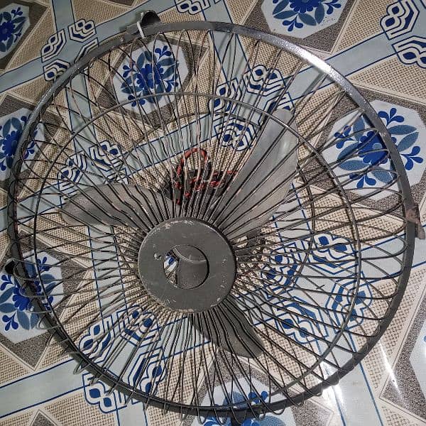 NEW FAN 15-20 DAY USED 1