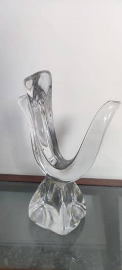 crystal showpiece