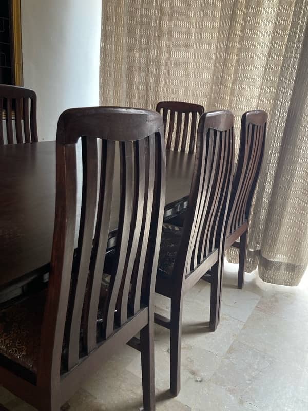 Dining Table With 6 Chair Full Size Table Good Condition 4