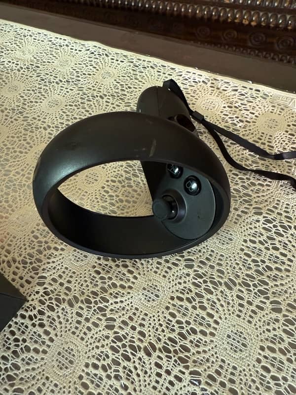 Oculus Quest VR All-in-One Gaming Headaet for Sale 4