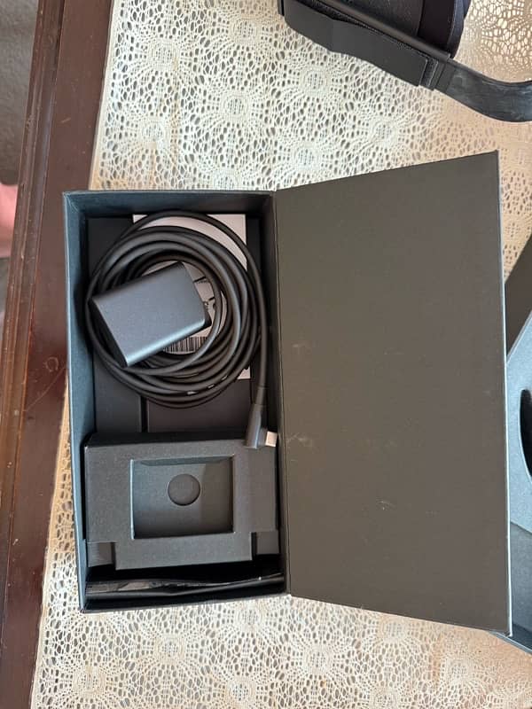 Oculus Quest VR All-in-One Gaming Headaet for Sale 6