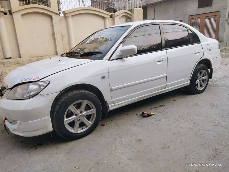 Honda Civic EXi 2005 almost genuine 8