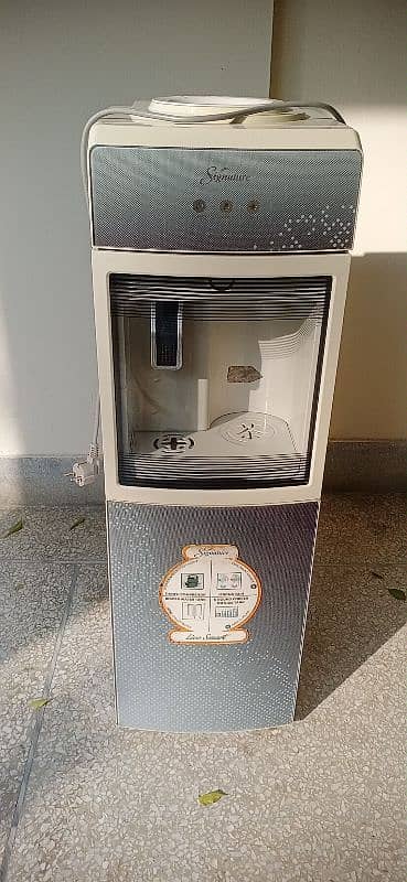 Water Dispenser with Mini Fridge 0