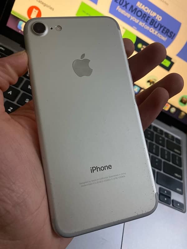 iPhone 7 - 32GB - Sim Working 2