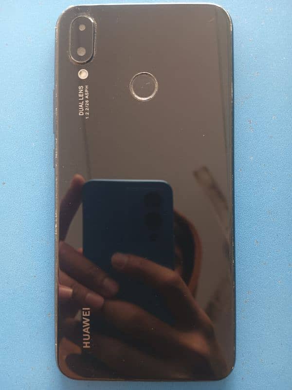 Huawei Nova 3i with box 4/128gb urgent sale 1