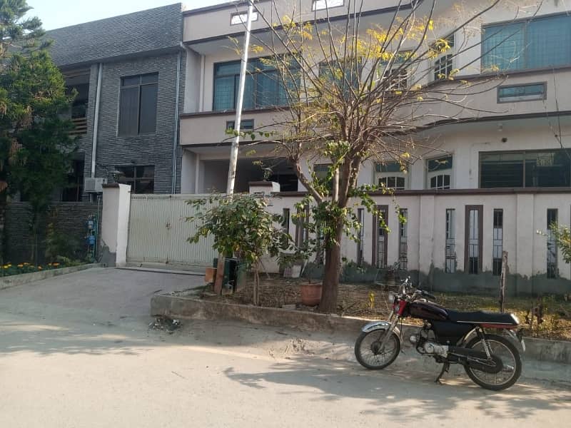 i-8 Near kachnar Park Ground with Besment For Rent. 1