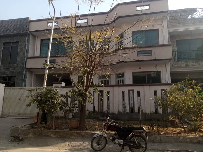 i-8 Near kachnar Park Ground with Besment For Rent. 2